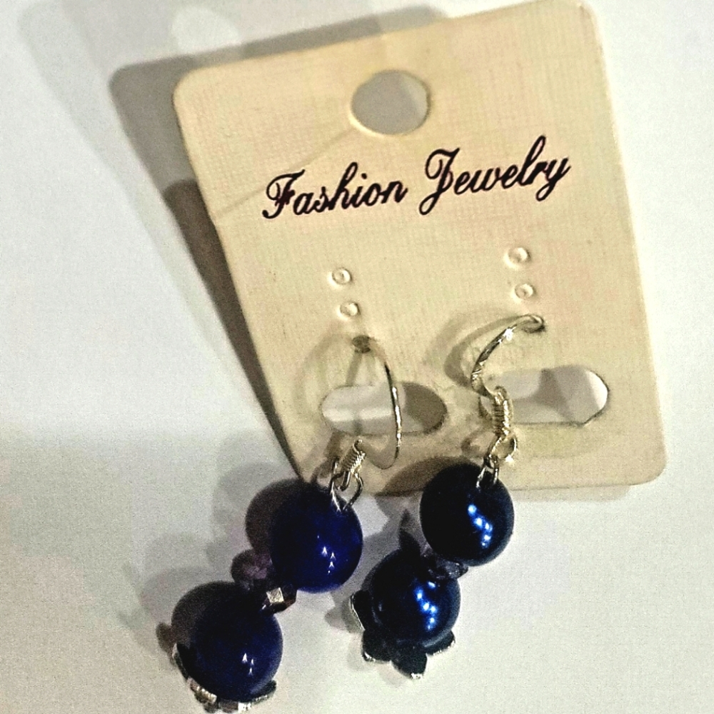 SWAROVSKI CRYSTAL ACCENT  8MM RARE COLOR NAVY BLUE DROPDANGLE  EARRINGS